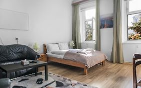 Cozy 1Br Apt. Near Millenium Tower & Danube River